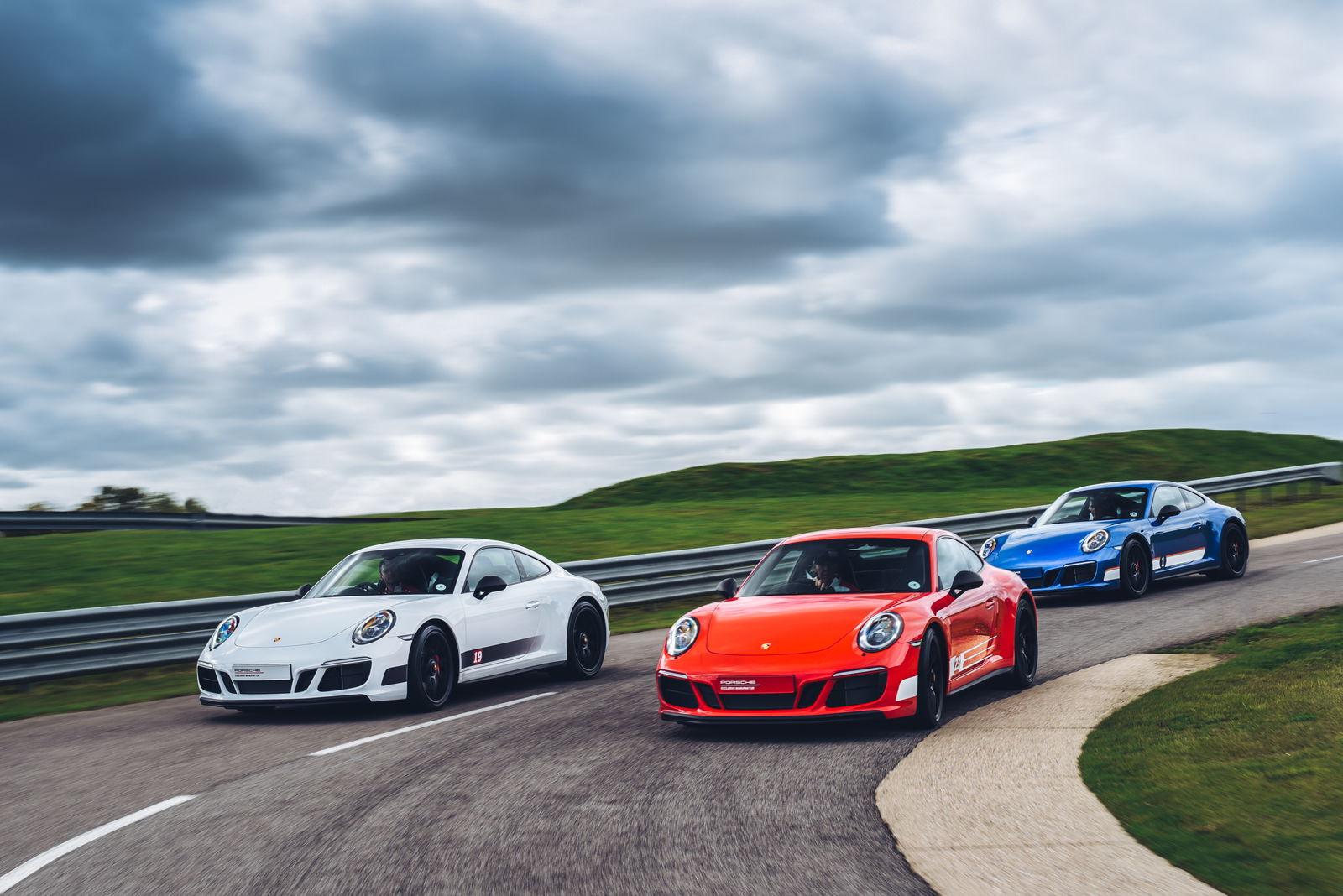 Even With A Poor Start This Tesla Model S Annihilates An RS6, E63 S And M760LI