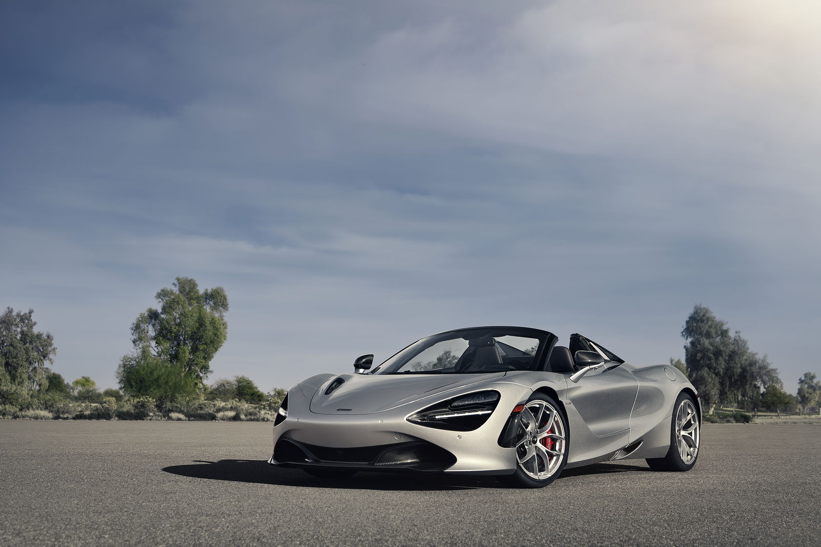 Figuring Out The McLaren 720S Spider In The Desert