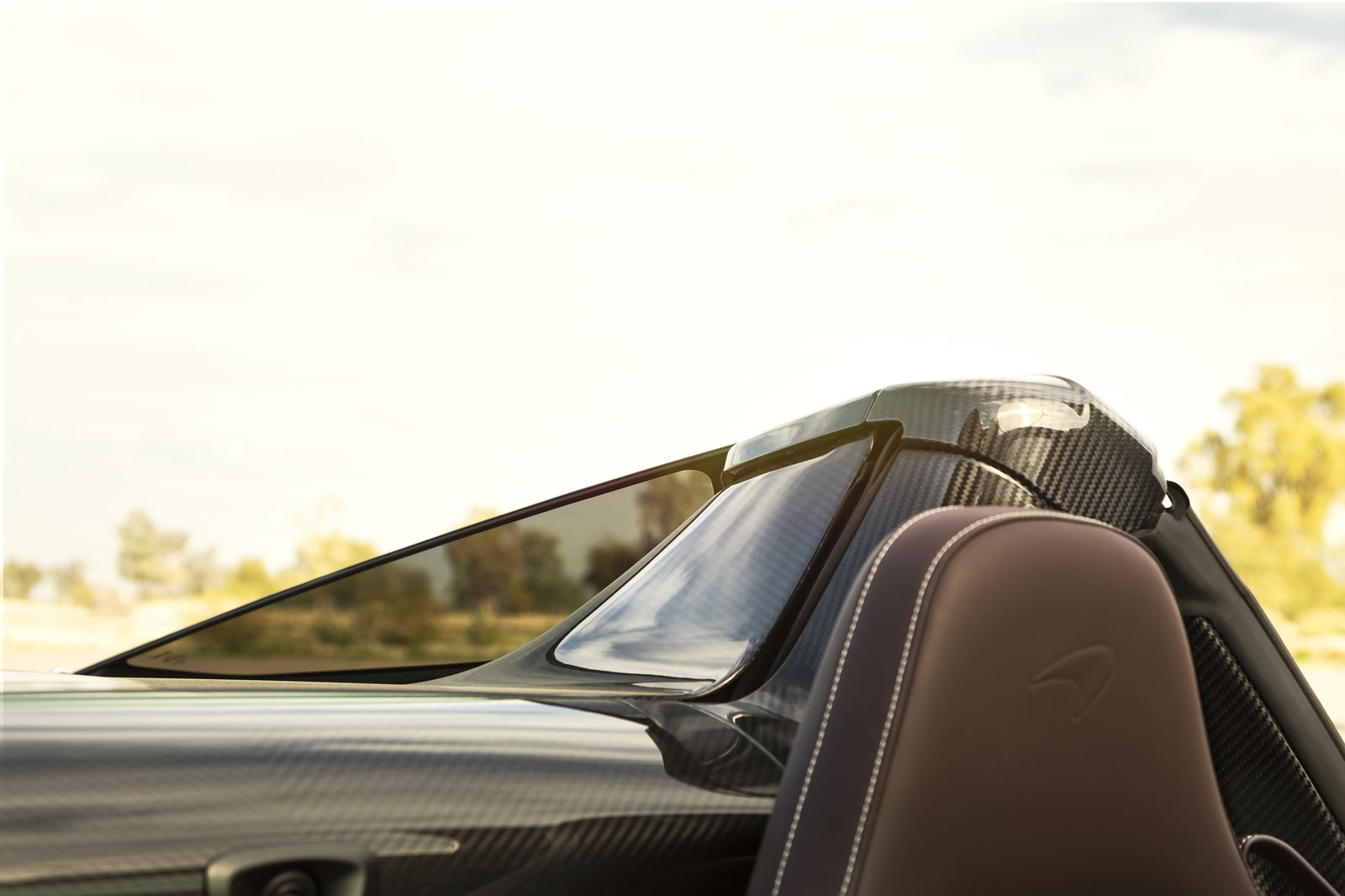Figuring Out The McLaren 720S Spider In The Desert