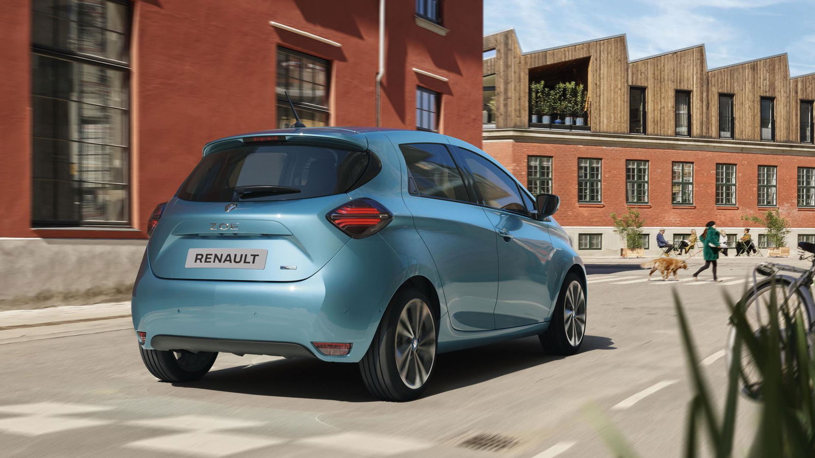 The New-Ish Renault Zoe Has A 242-Mile Range
