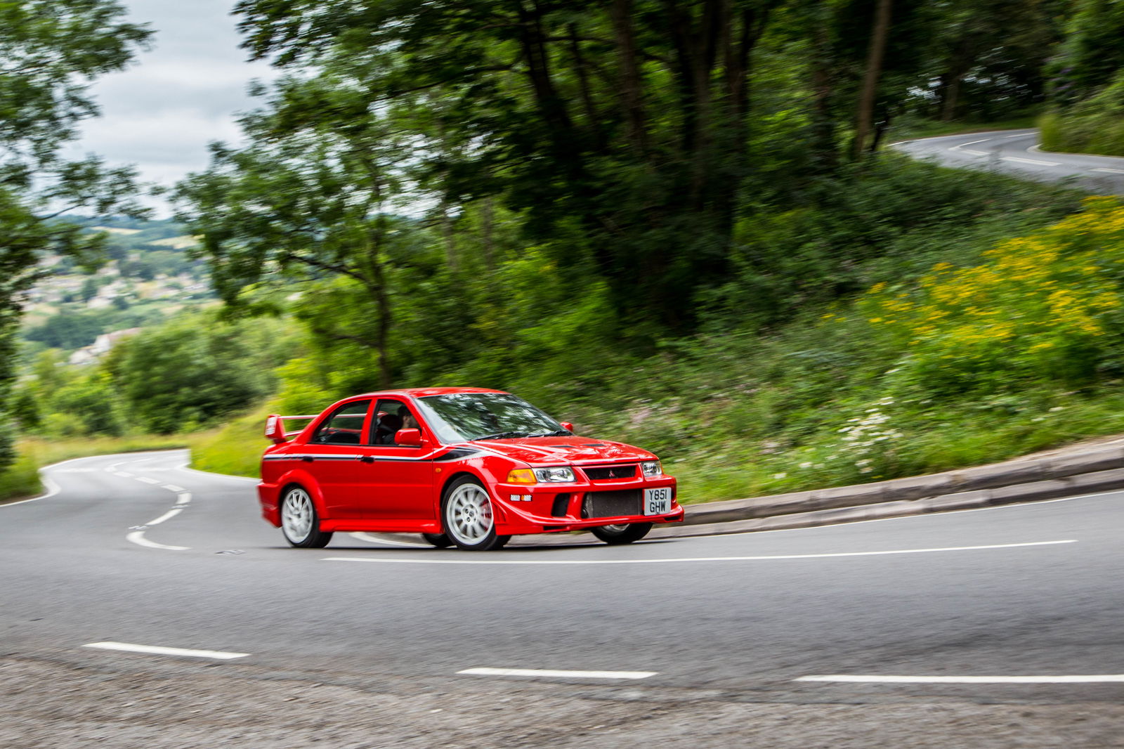 Mitsubishi Evo VI Tommi Makinen vs Evo IX 360 MR: A Fast Lancer Education