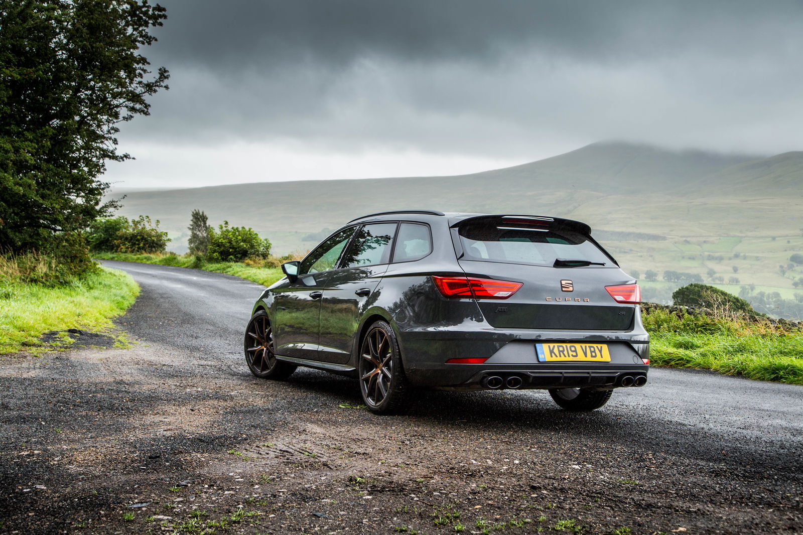 The Cupra Leon replaces a celebrated hot hatch and estate (pictured)
