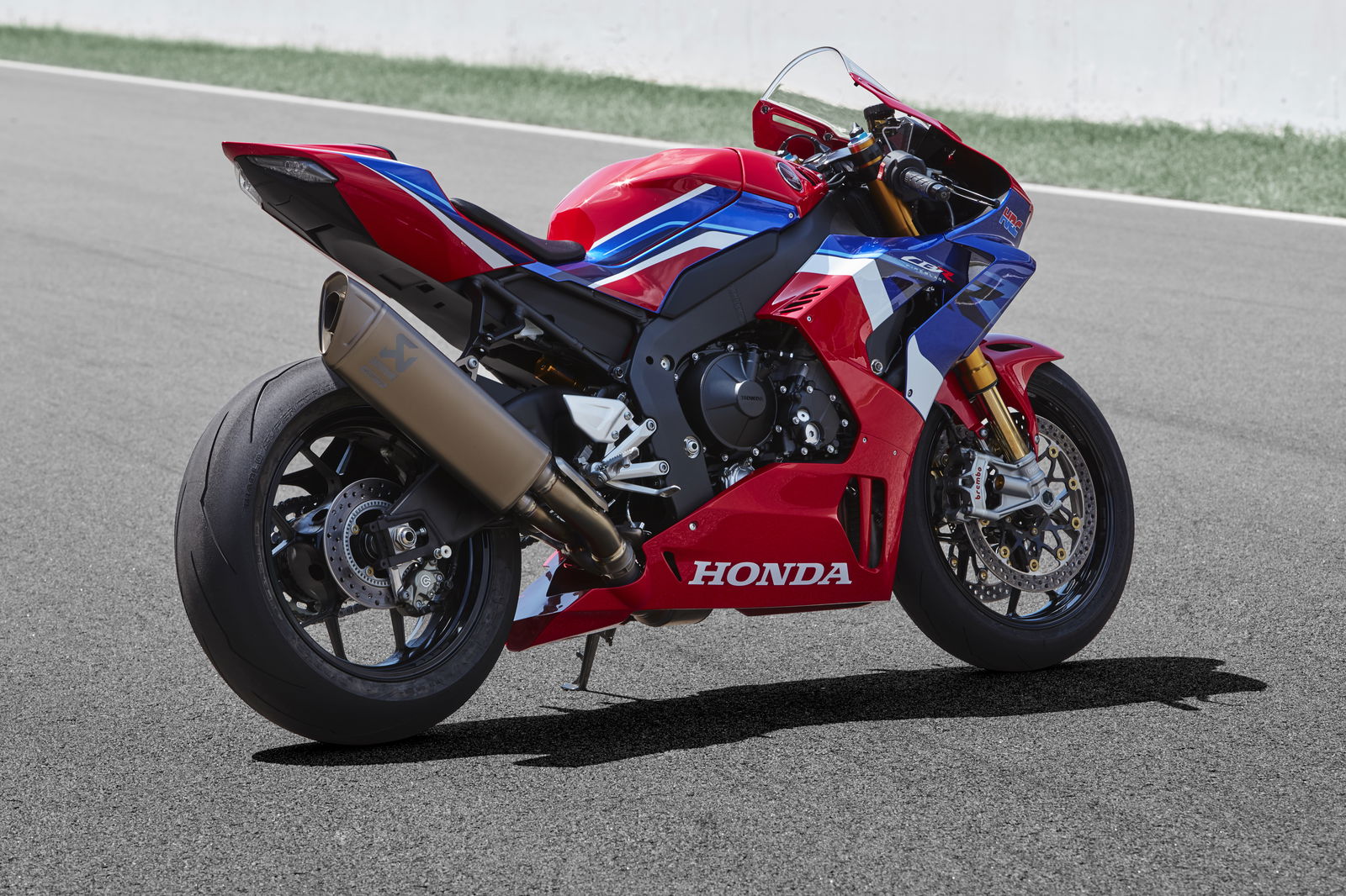 The New Honda CBR1000RR-R Is Here With 1000bhp/Tonne And Many Rs