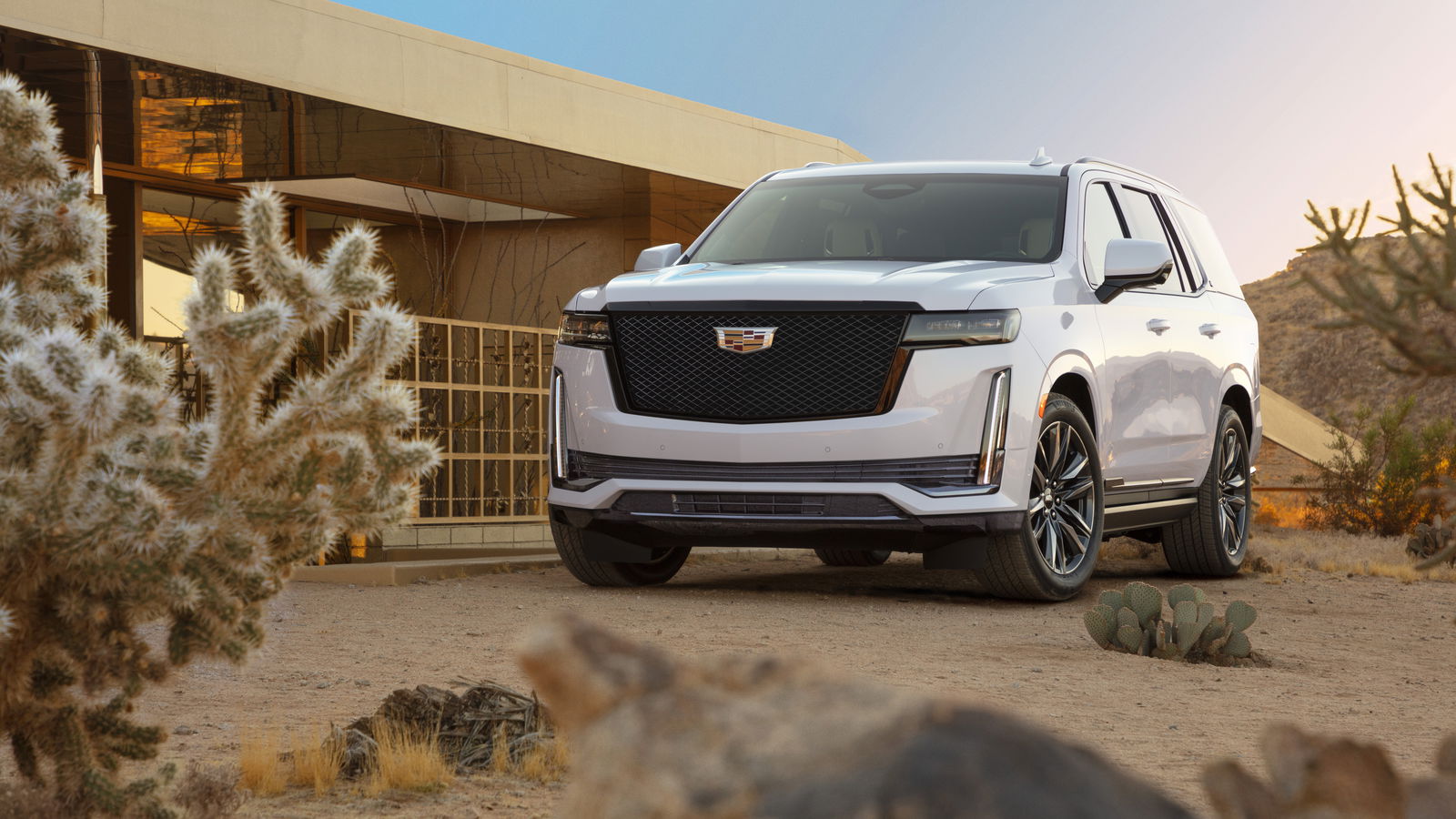 The New Cadillac Escalade Has 38 Inches Of OLED Screen And A Big Face