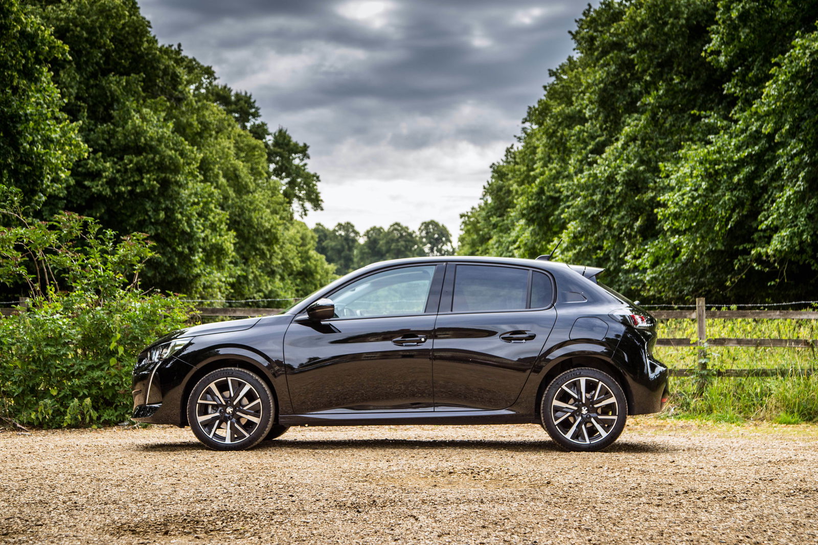Is An Older OE Tyre Better Than Its Off-The-Shelf Replacement?
