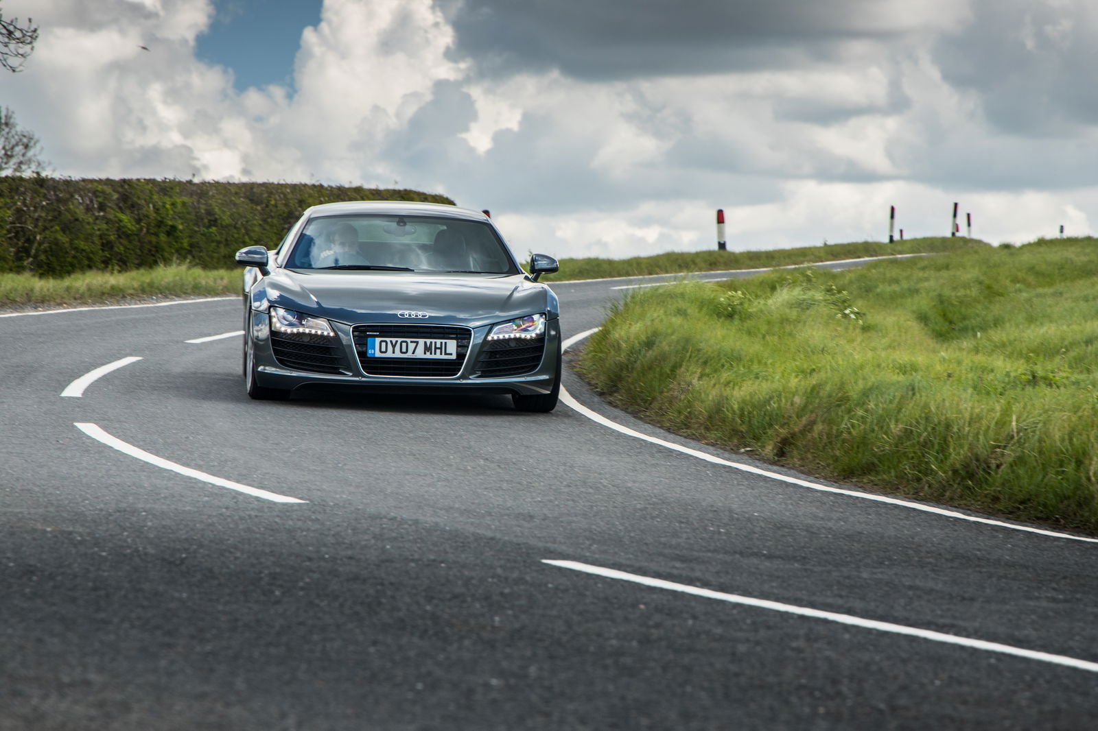 A Gated Manual 4.2 Audi R8 Is More Fun Than Any Modern Supercar