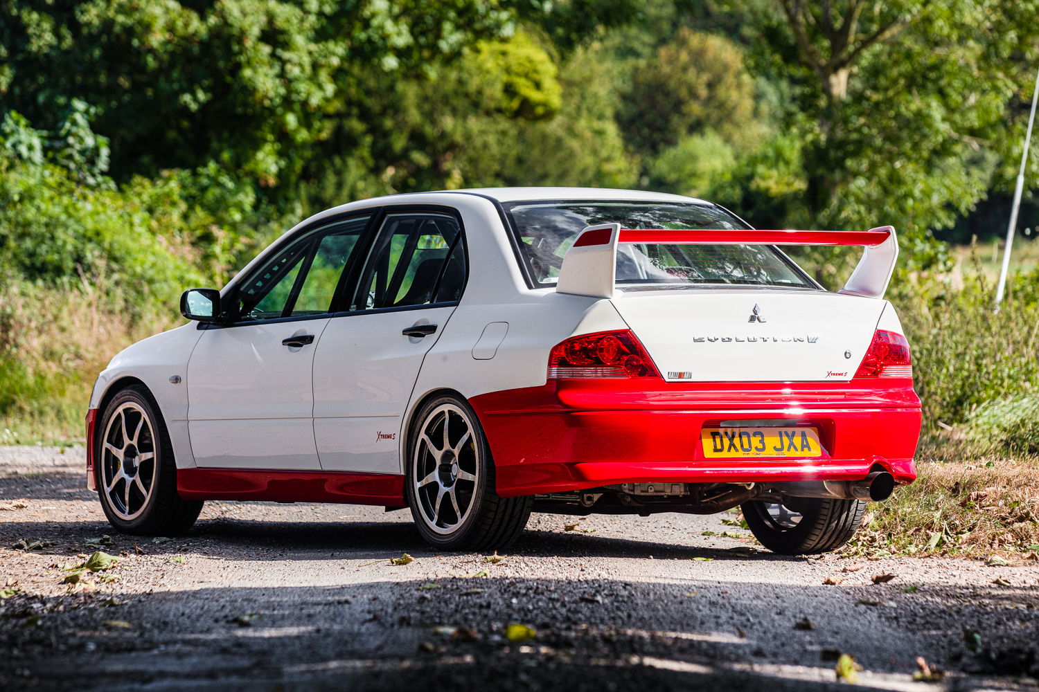 Street Racing VW Golf R Leaves The Line Backwards, With Smashy Consequences