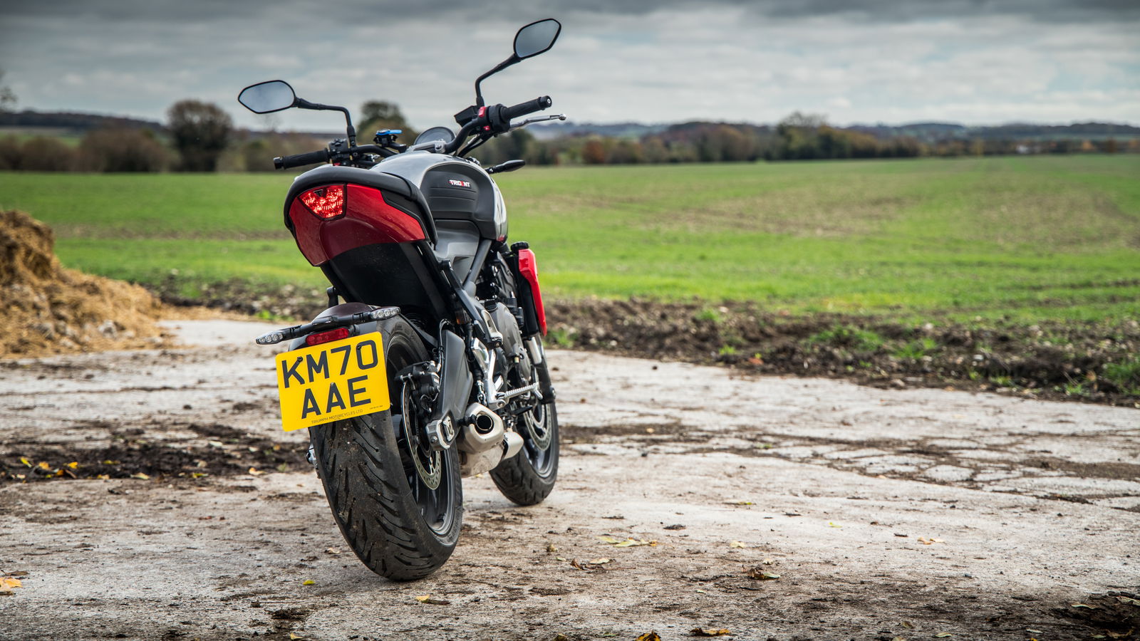 The £7400 Triumph Trident Is Almost The Perfect Newbie Machine