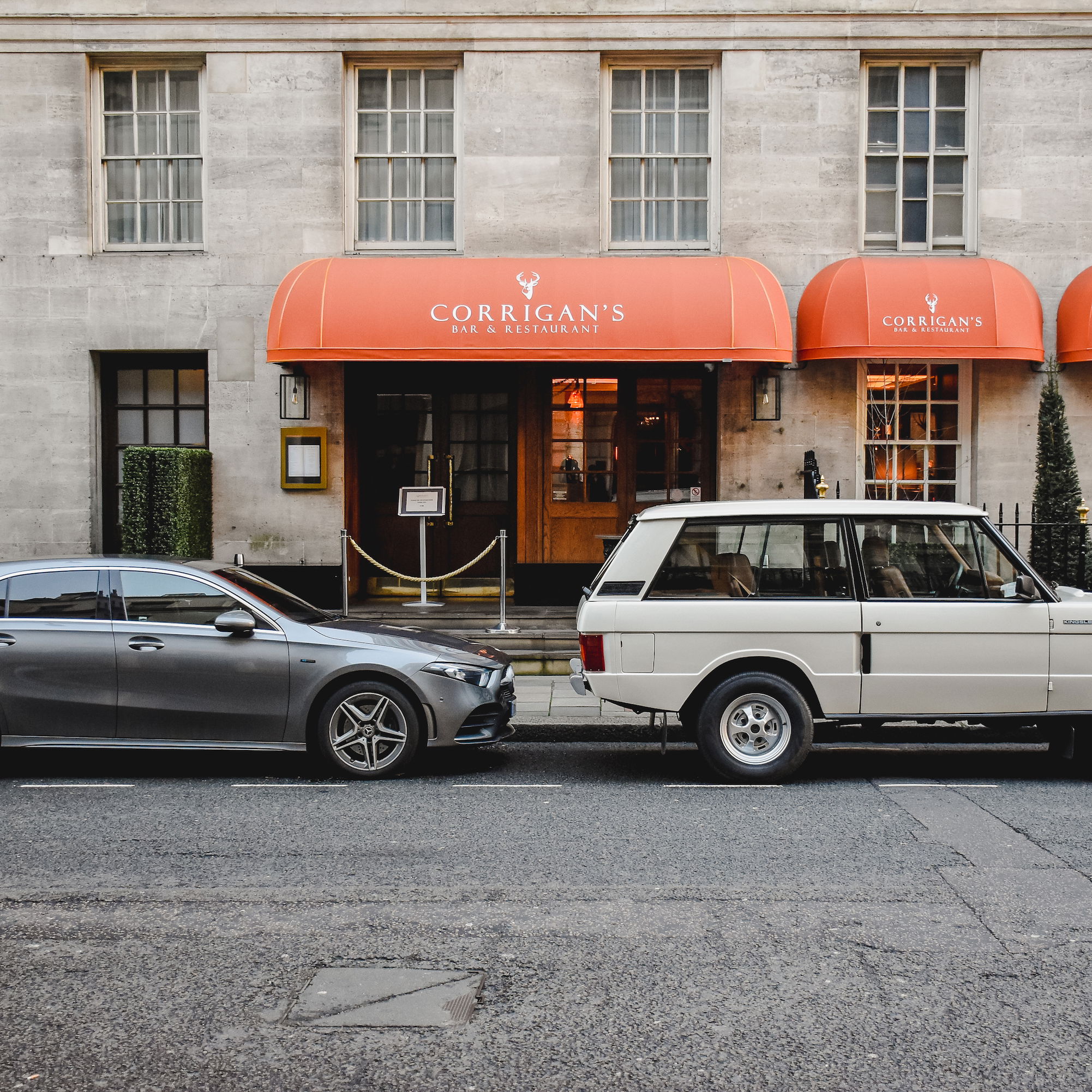This Crazed Driver Smashed Into A Central Reservation But Drove On Regardless