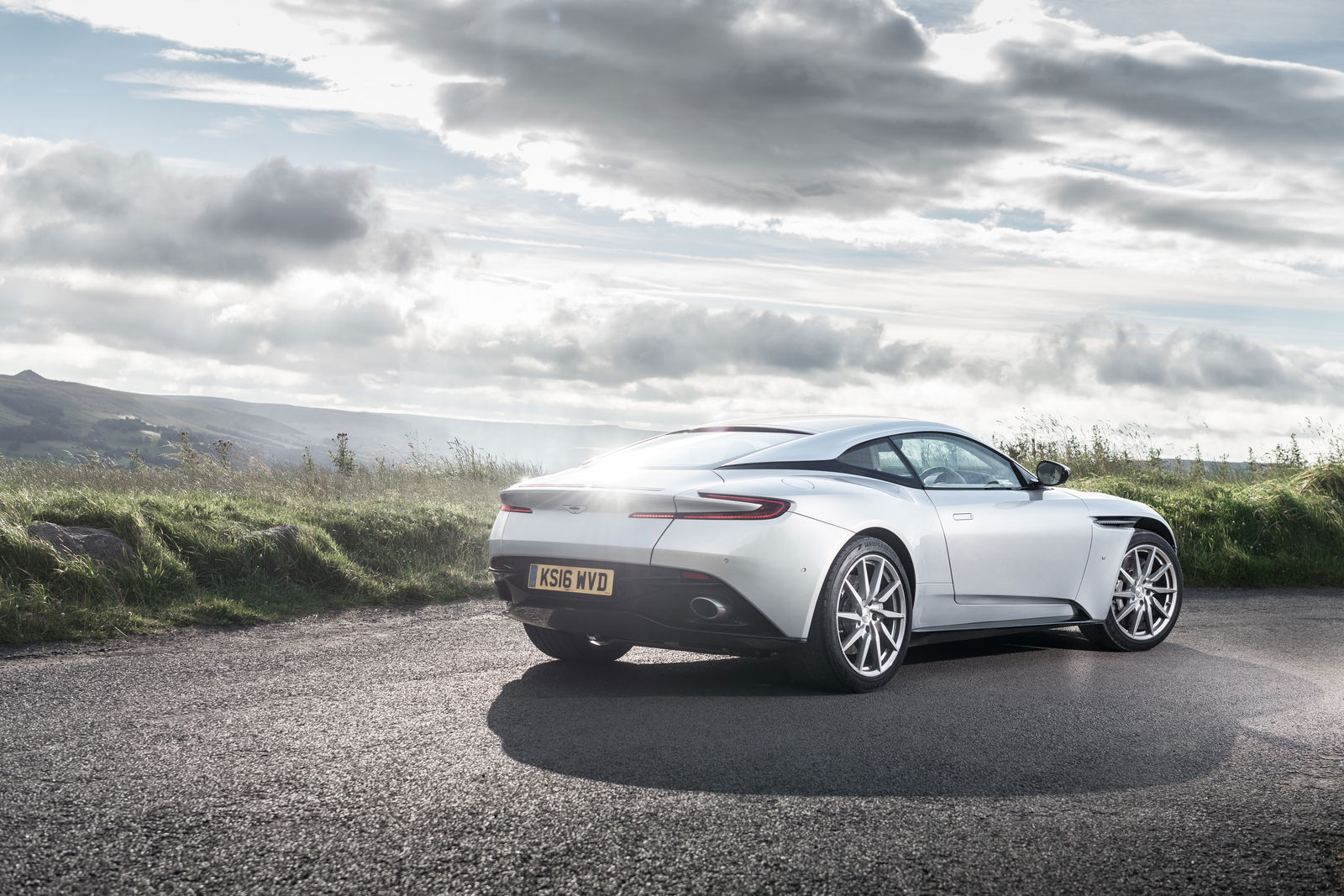 Ferrari 812-Fighting Aston Martin Vanquish Successor Confirmed For 2018
