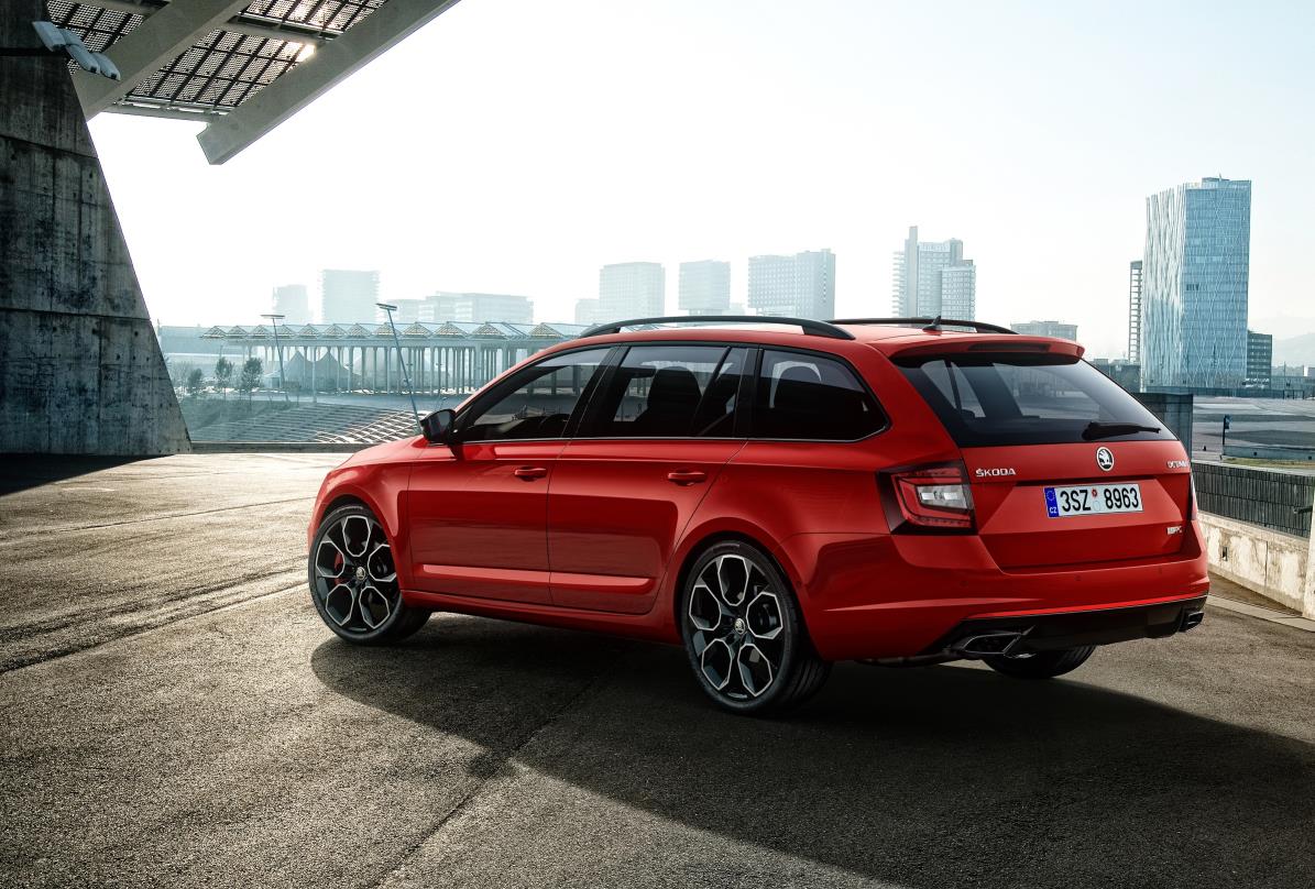 The Skoda Octavia vRS 245 Is A Golf GTI Performance Pack Wearing A Sensible Suit
