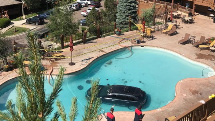 This Confused Old Driver Hammered The Throttle And Drove Into A Swimming Pool