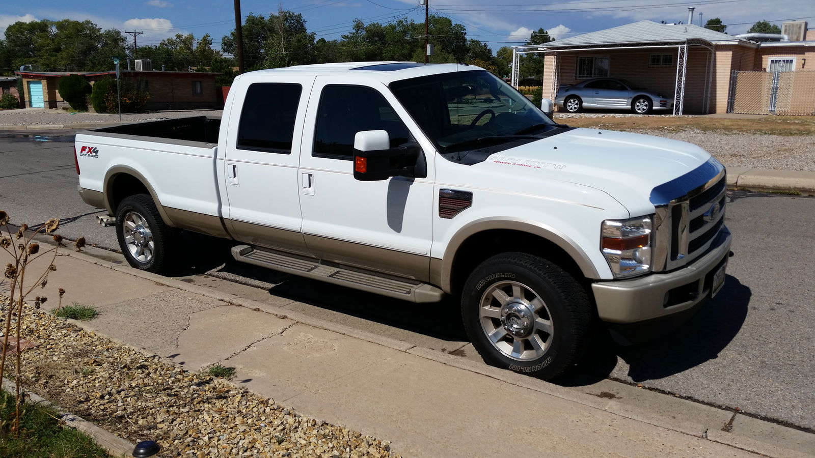 Here's an F-350 with the 6.4-litre Power Stroke owned by CTzen pete717