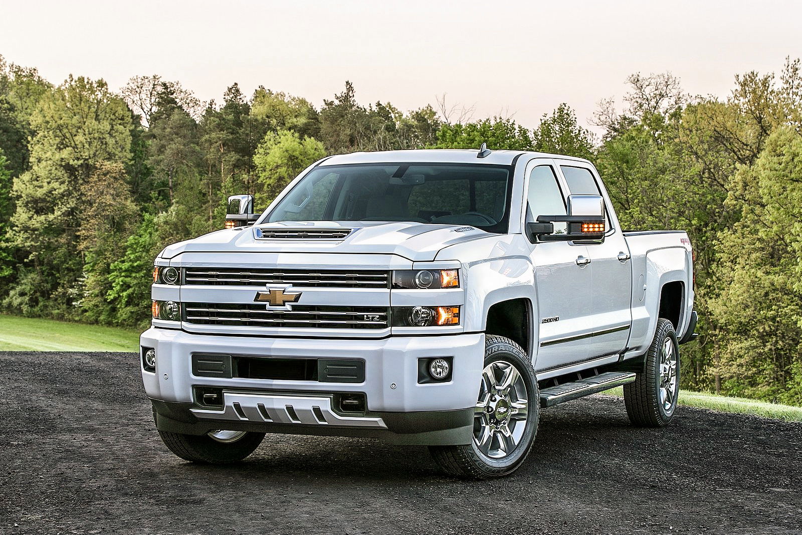 Future Chevrolet Trucks Could Feature Carbonfibre Load Beds
