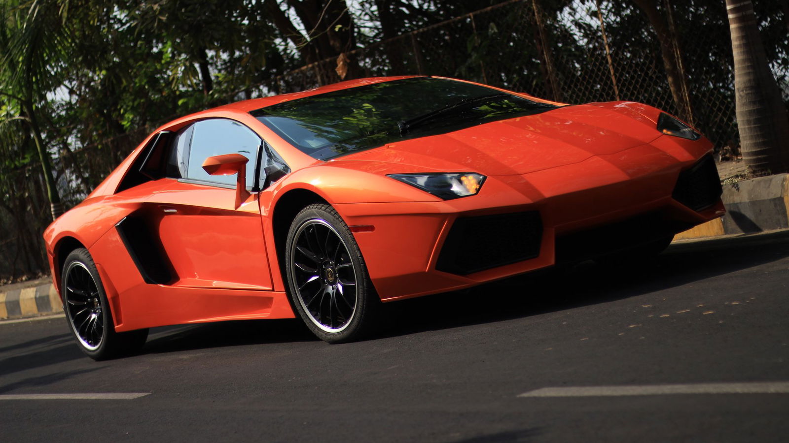 This Lamborghini Replica Is Bizarrely Based On A Honda Accord