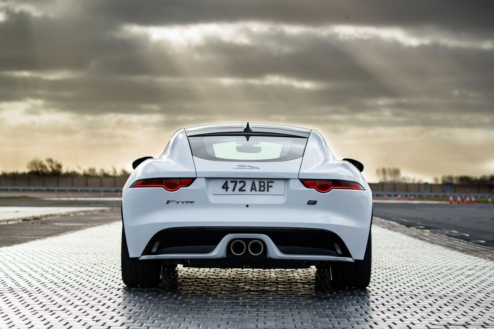 JLR’s Exciting New Inline-Six Is Better Late Than Never