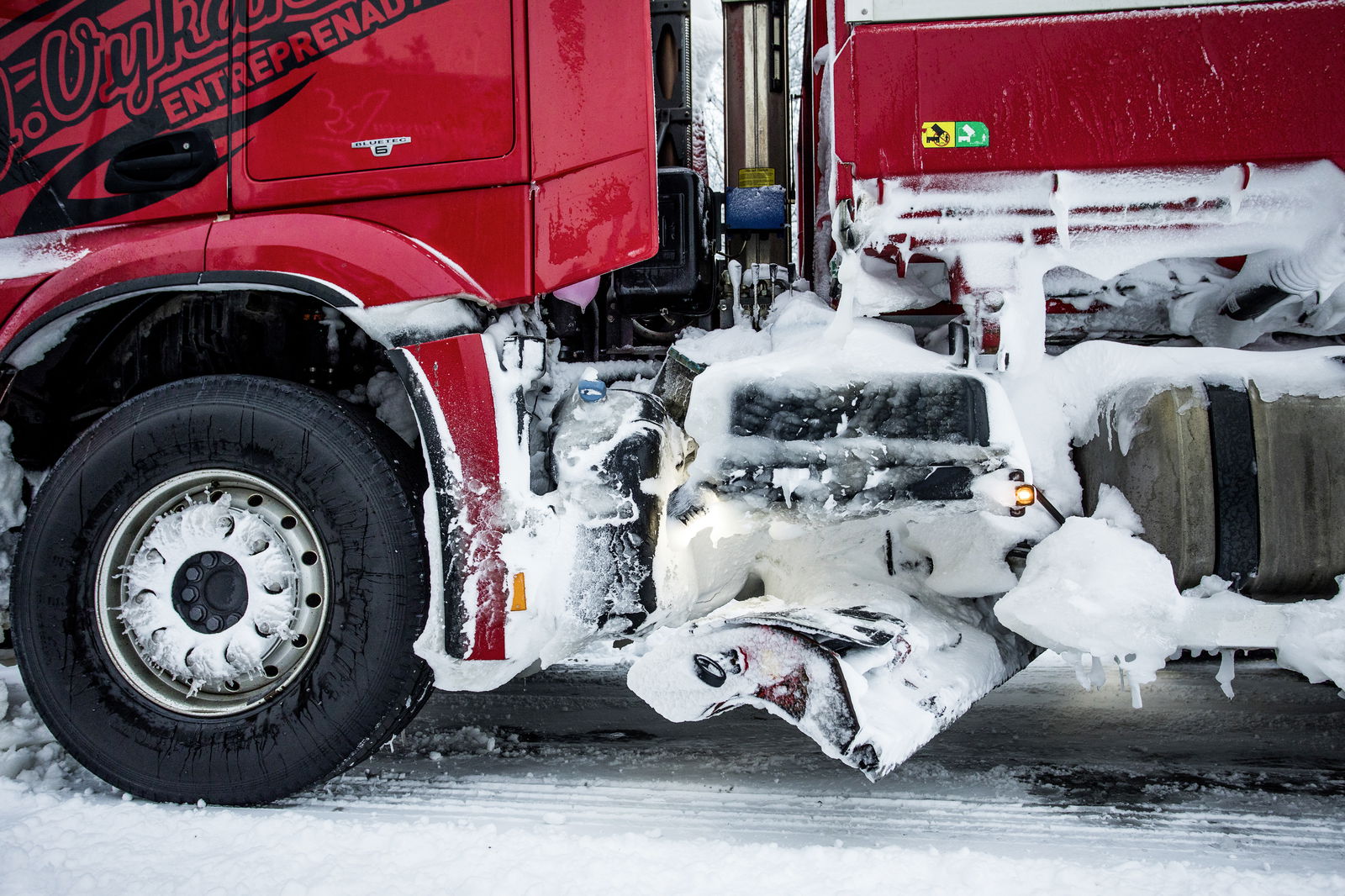 We Really Need This Epic 570bhp Snow Plough Before The Apocalypse