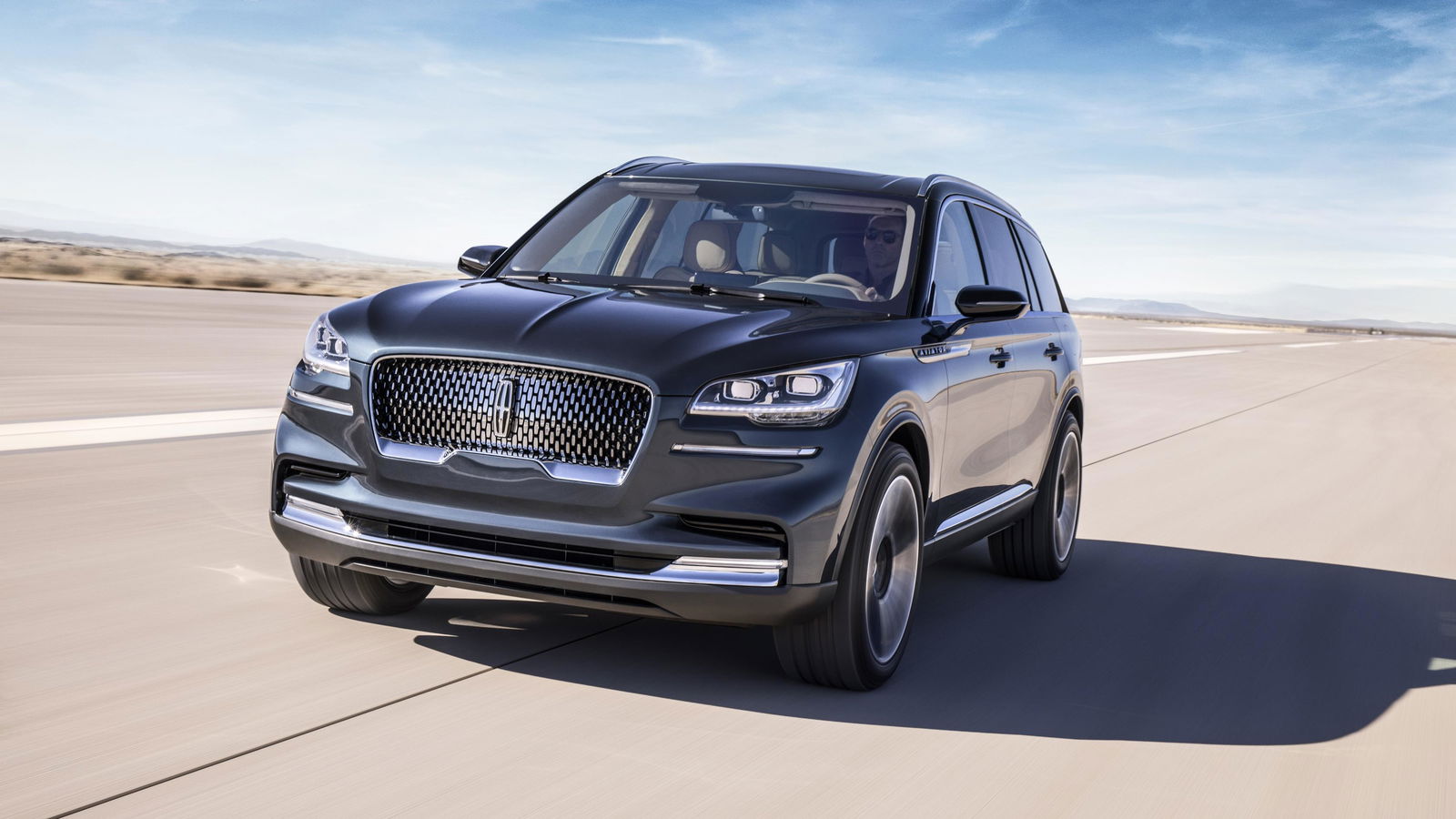 Surprise: The Lincoln Aviator Hybrid Kicks Out Nearly 500bhp And Over 600lb ft