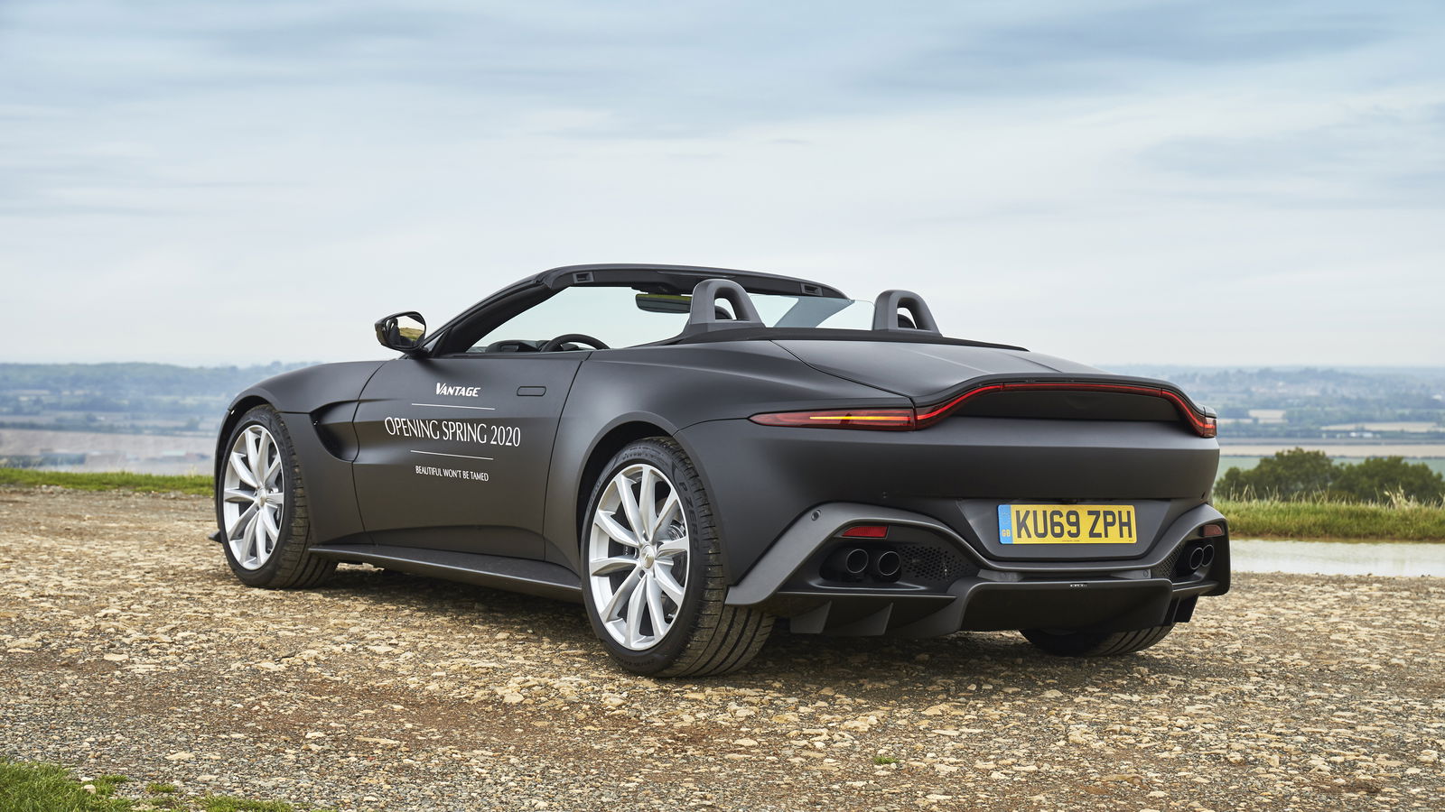A New Aston Martin Vantage Roadster Is Coming