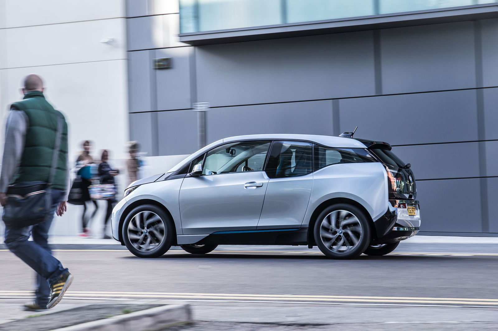 The Government Will Pay Drivers £3000 Every Year To Ditch Their Cars