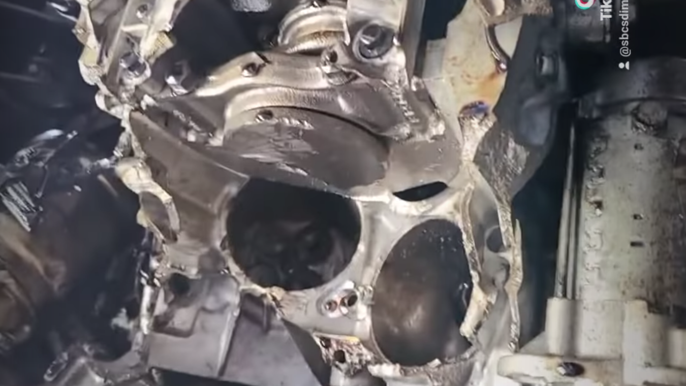 The Aftermath Of A Jeep Revving To 50,000rpm While Being Towed In 4-Low