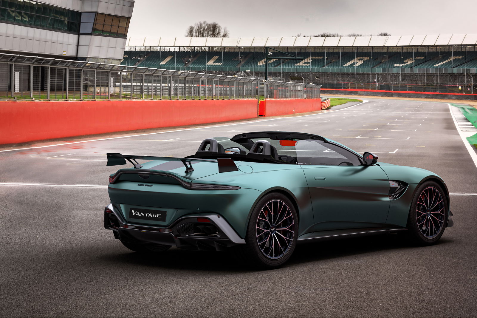 Aston Martin's Vantage F1 Edition Is The Safety Car Without The Lights