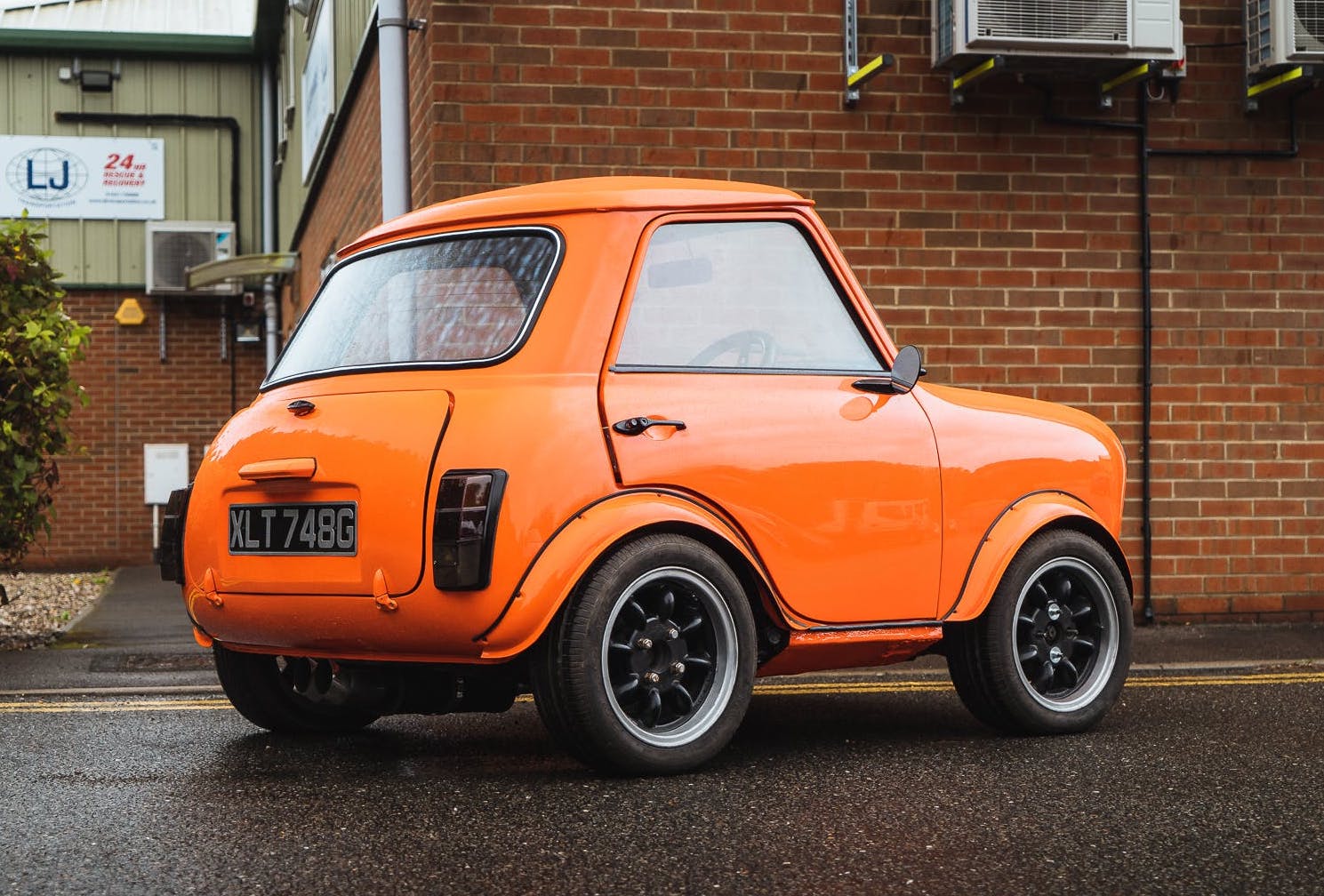 Can Slick Tyres Make A Road Car Significantly Faster On Track?
