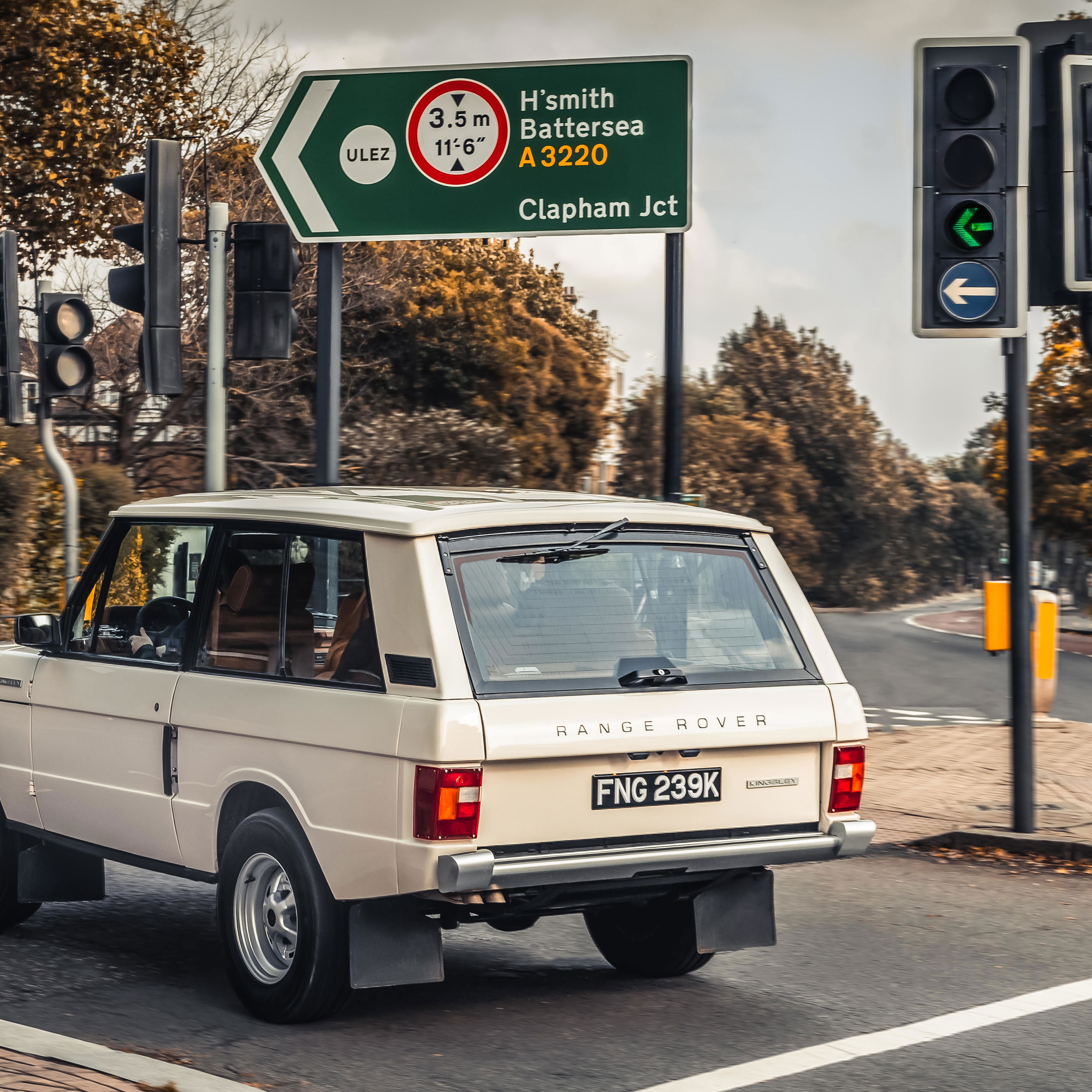 This Crazed Driver Smashed Into A Central Reservation But Drove On Regardless