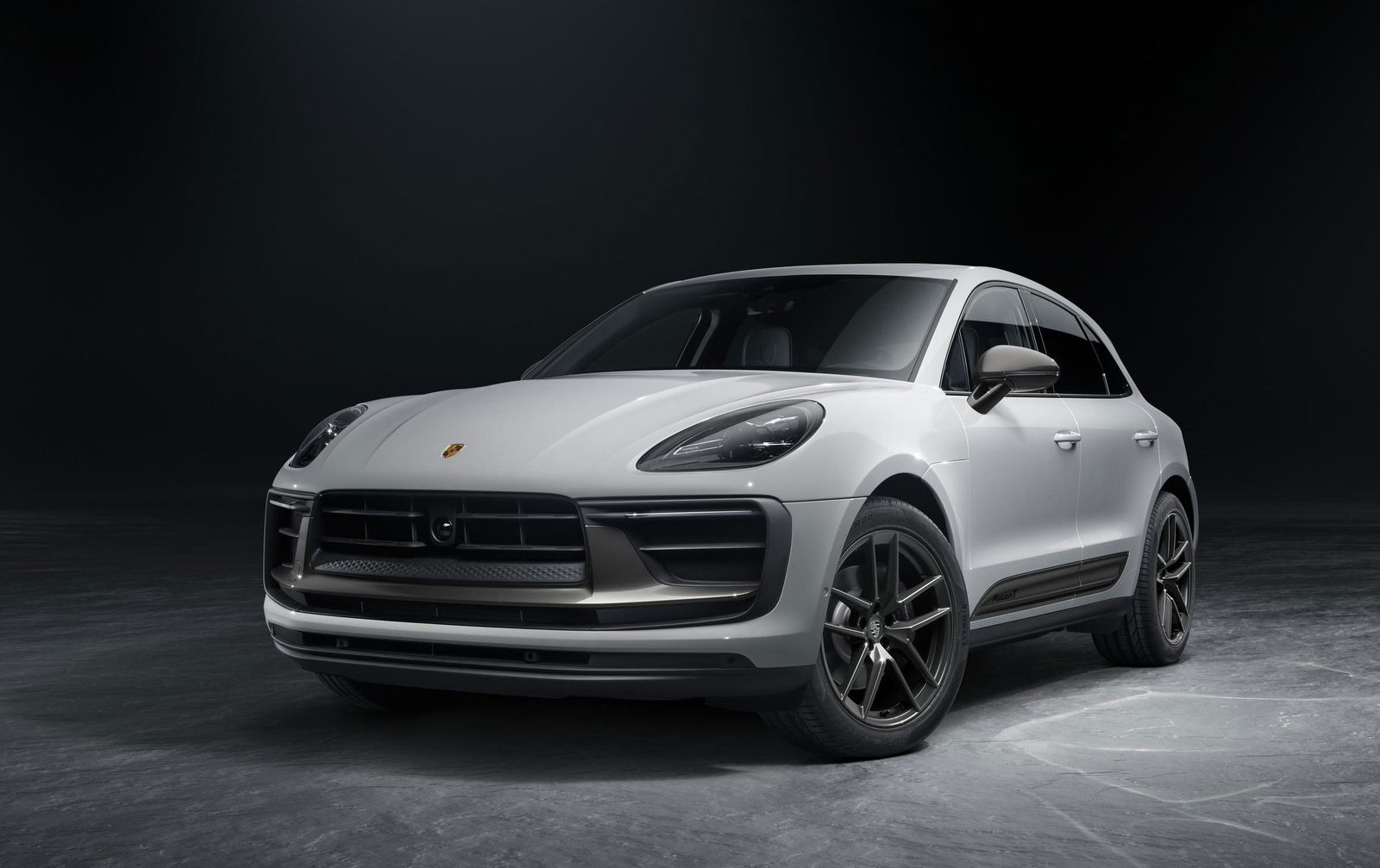This Porsche Boxster's Nose Heavy Junction Jump Will Leave You Wincing