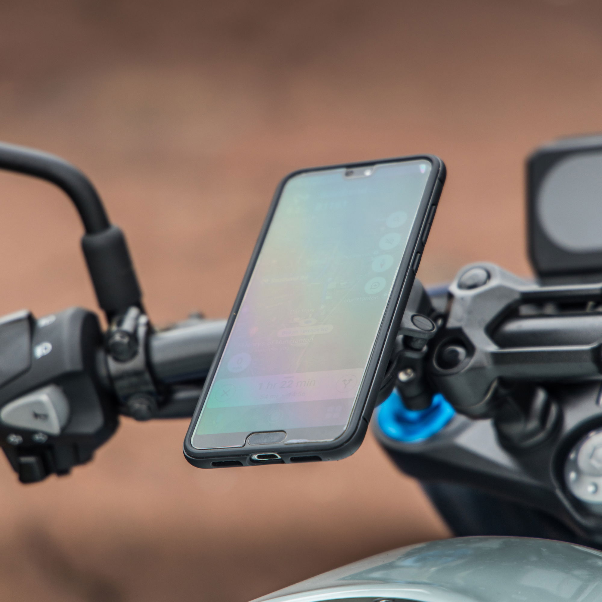 This Super-Friendly Cop Fist-Bumps A Wheelying Biker